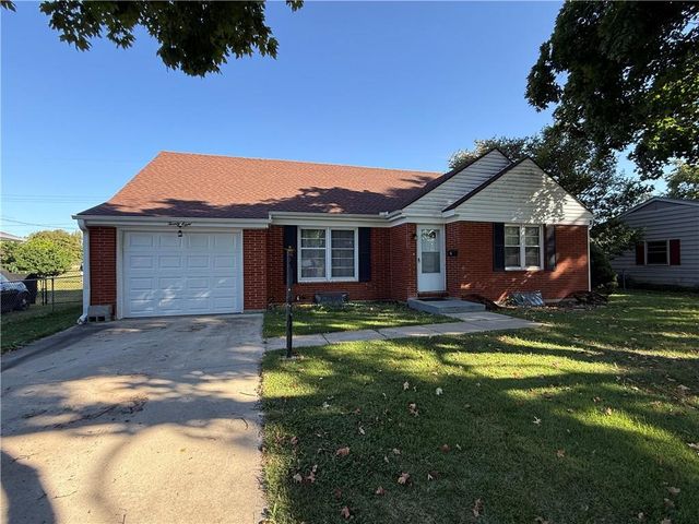 28 Ussery Drive, Lexington, MO 64067