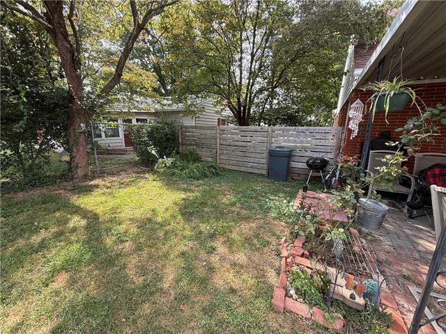 28 Ussery Drive, Lexington, MO 64067