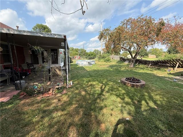 28 Ussery Drive, Lexington, MO 64067