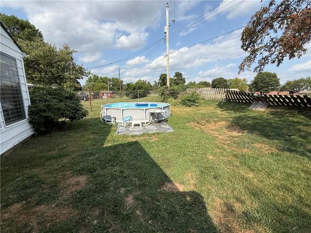 28 Ussery Drive, Lexington, MO 64067