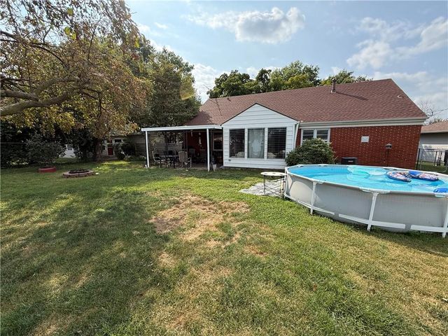28 Ussery Drive, Lexington, MO 64067