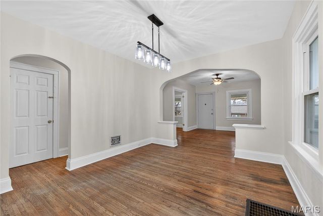 5220 Dewey Avenue, St Louis, MO 63116