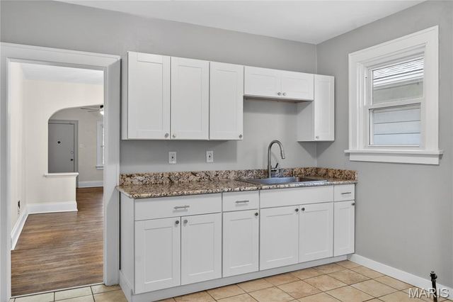 5220 Dewey Avenue, St Louis, MO 63116