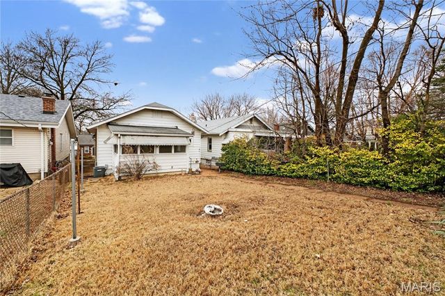 5220 Dewey Avenue, St Louis, MO 63116