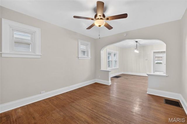 5220 Dewey Avenue, St Louis, MO 63116