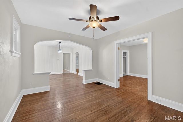 5220 Dewey Avenue, St Louis, MO 63116