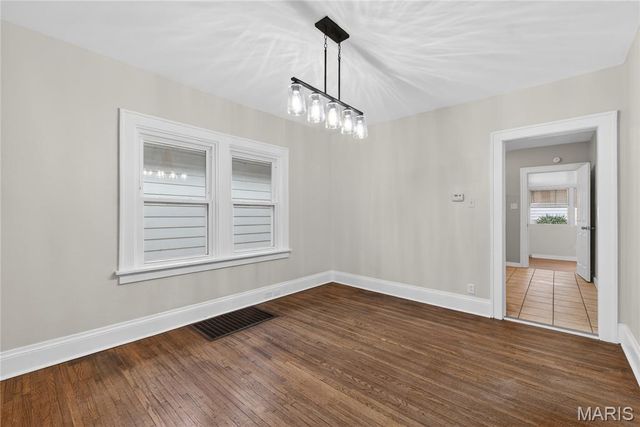 5220 Dewey Avenue, St Louis, MO 63116