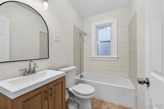 5220 Dewey Avenue, St Louis, MO 63116