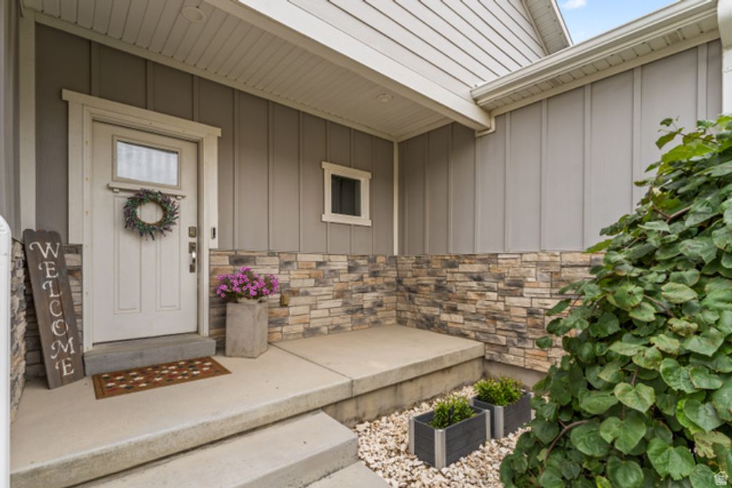 614 W REGENT GARDEN LN, Bluffdale, UT 84065 — photo 2