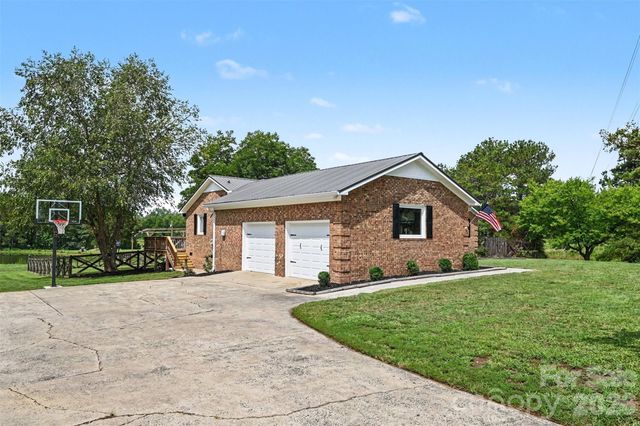 5718 White Store Road, Wingate, NC 28174