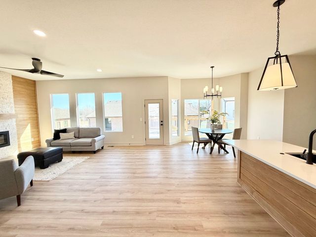 14104 E Willowgreen Ct, Wichita, KS 67230