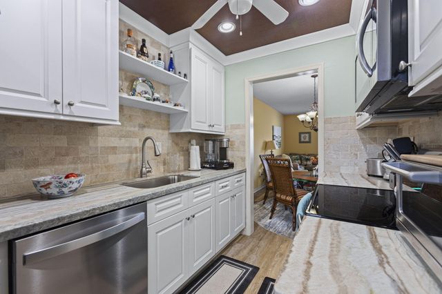 5473 SE Miles Grant Road 206, Stuart, FL 34997