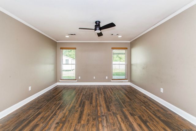 23621 Southpoint Dr, Denham Springs, LA 70726