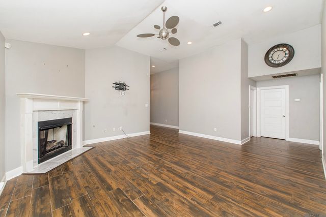 23621 Southpoint Dr, Denham Springs, LA 70726