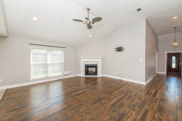23621 Southpoint Dr, Denham Springs, LA 70726