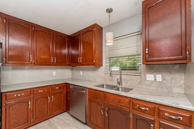 23621 Southpoint Dr, Denham Springs, LA 70726