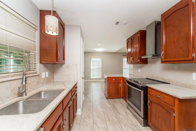 23621 Southpoint Dr, Denham Springs, LA 70726
