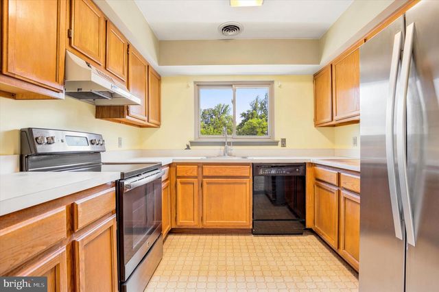 444 BROWN BRIAR CIR, Horsham, PA 19044