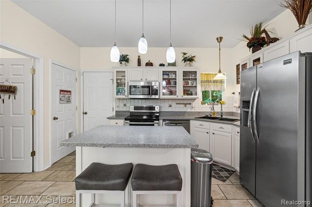 4449 Pondview Drive, Swartz Creek, MI 48473