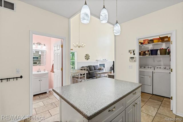 4449 Pondview Drive, Swartz Creek, MI 48473