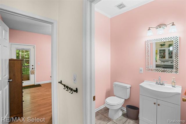 4449 Pondview Drive, Swartz Creek, MI 48473