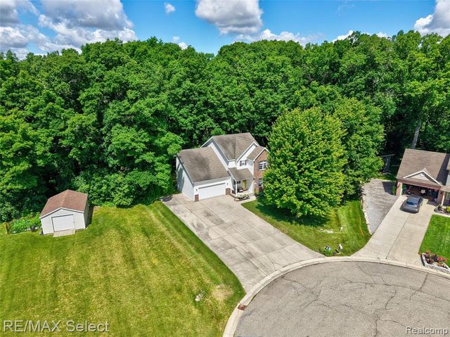 4449 Pondview Drive, Swartz Creek, MI 48473