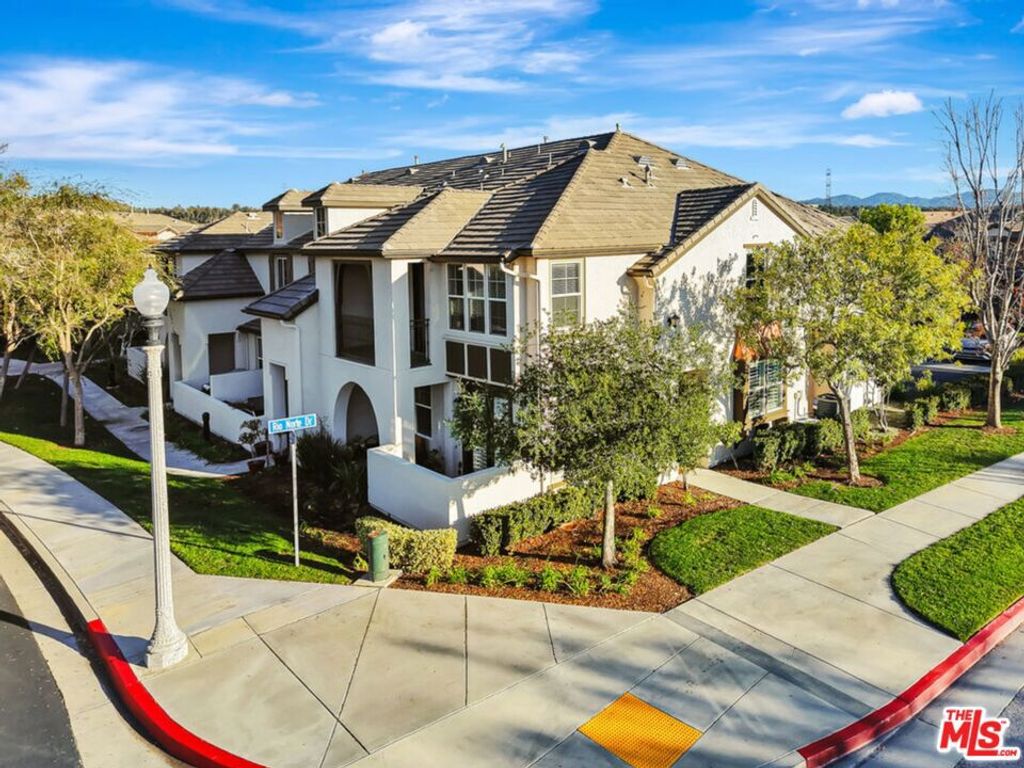 28667 Pietro Drive, Valencia, CA 91354