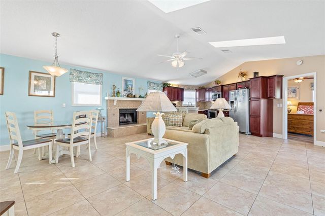 7 MAHOE DRIVE S, Palm Coast, FL 32137