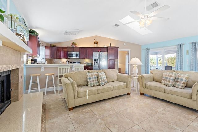 7 MAHOE DRIVE S, Palm Coast, FL 32137