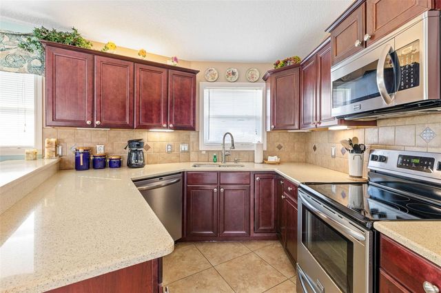 7 MAHOE DRIVE S, Palm Coast, FL 32137