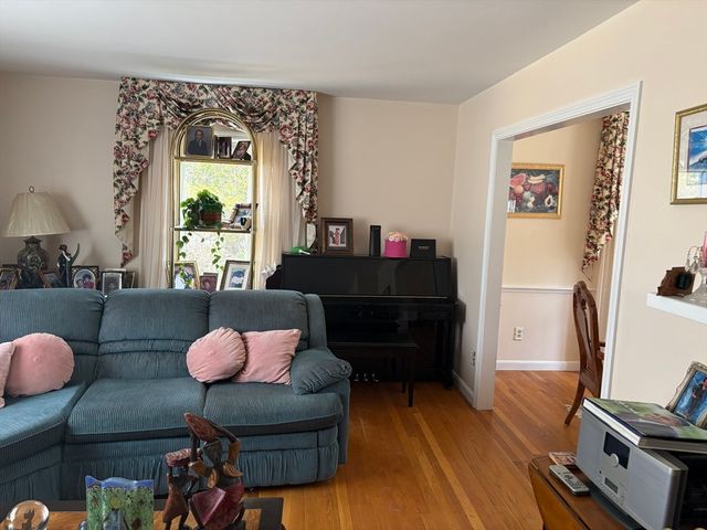 726 Blue Hill Ave, Milton, MA 02186