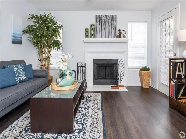 7610 Cameron Rd 306, Austin, TX 78752