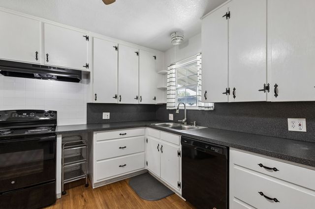 3504 Katrine Street, Haltom City, TX 76117