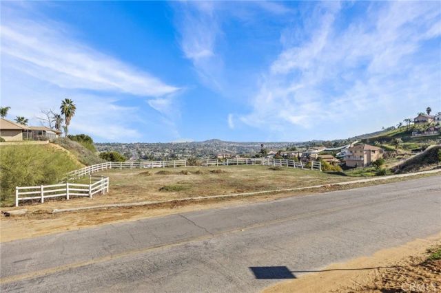 16538 Canyon Ridge Rd, Riverside, CA 92503