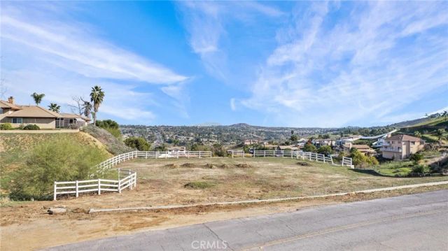 16538 Canyon Ridge Rd, Riverside, CA 92503
