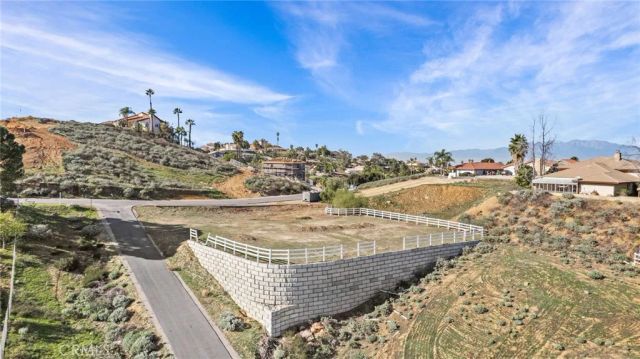 16538 Canyon Ridge Rd, Riverside, CA 92503