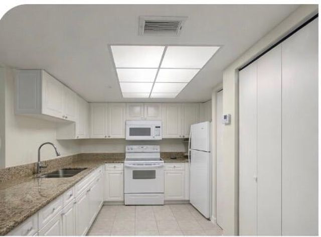 1100 S Crestwood Ct S 1109, Royal Palm Beach, FL 33411