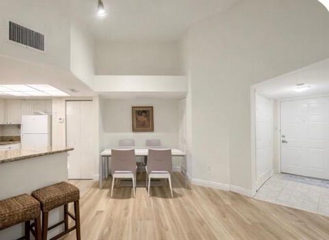 1100 S Crestwood Ct S 1109, Royal Palm Beach, FL 33411