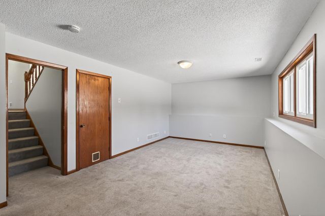 2810 Hillvale Trail, Oakdale, MN 55128