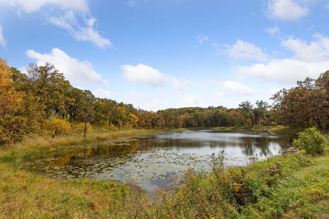 2810 Hillvale Trail, Oakdale, MN 55128