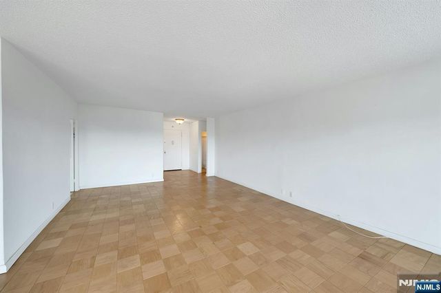 1530 palisade Avenue 15N, Fort Lee, NJ 07024