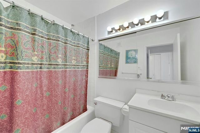 1530 palisade Avenue 15N, Fort Lee, NJ 07024