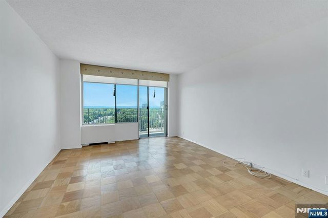 1530 palisade Avenue 15N, Fort Lee, NJ 07024