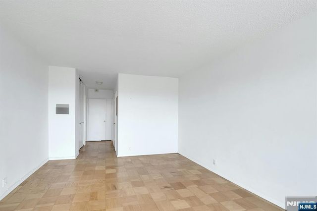 1530 palisade Avenue 15N, Fort Lee, NJ 07024