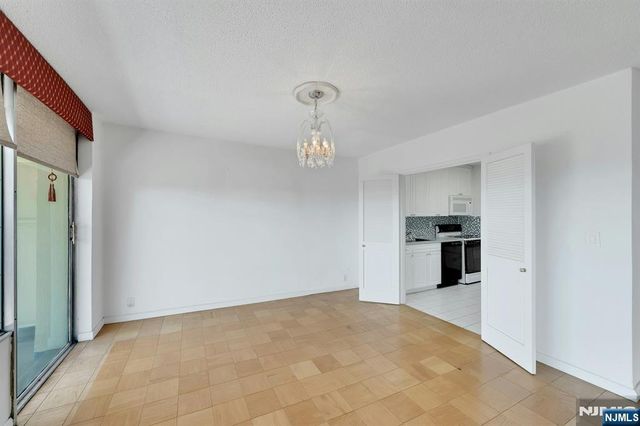 1530 palisade Avenue 15N, Fort Lee, NJ 07024