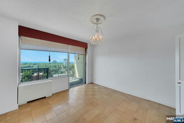 1530 palisade Avenue 15N, Fort Lee, NJ 07024
