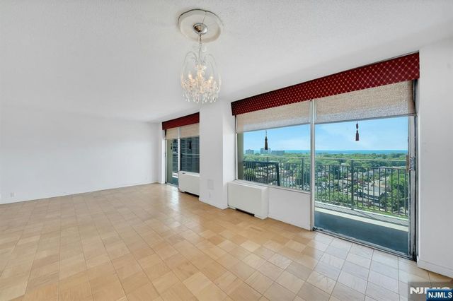 1530 palisade Avenue 15N, Fort Lee, NJ 07024