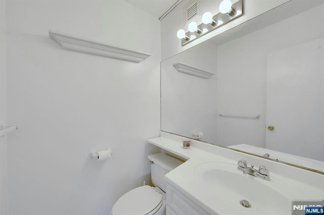 1530 palisade Avenue 15N, Fort Lee, NJ 07024