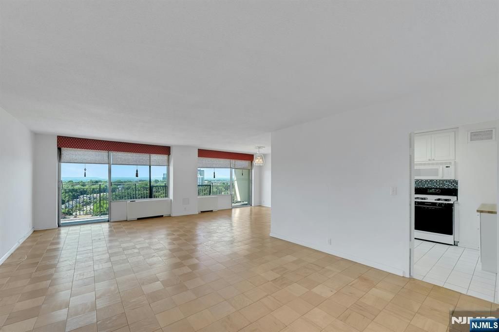 1530 palisade Avenue 15N, Fort Lee, NJ 07024