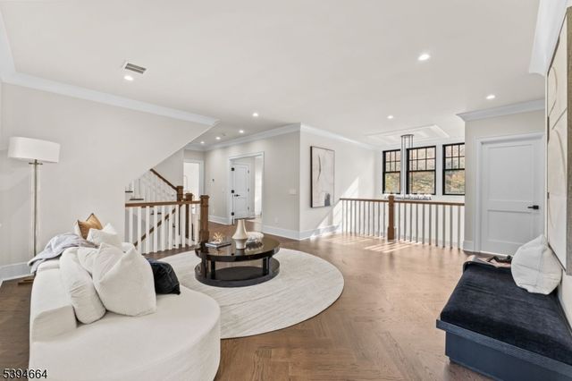 330 Hartshorn Dr, Millburn Twp., NJ 07078